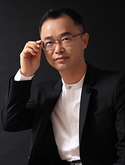 岳华新